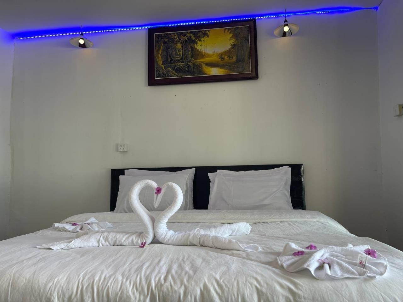 Koh Rong Beach Hostel And Bungalows Kaoh Touch Exterior foto