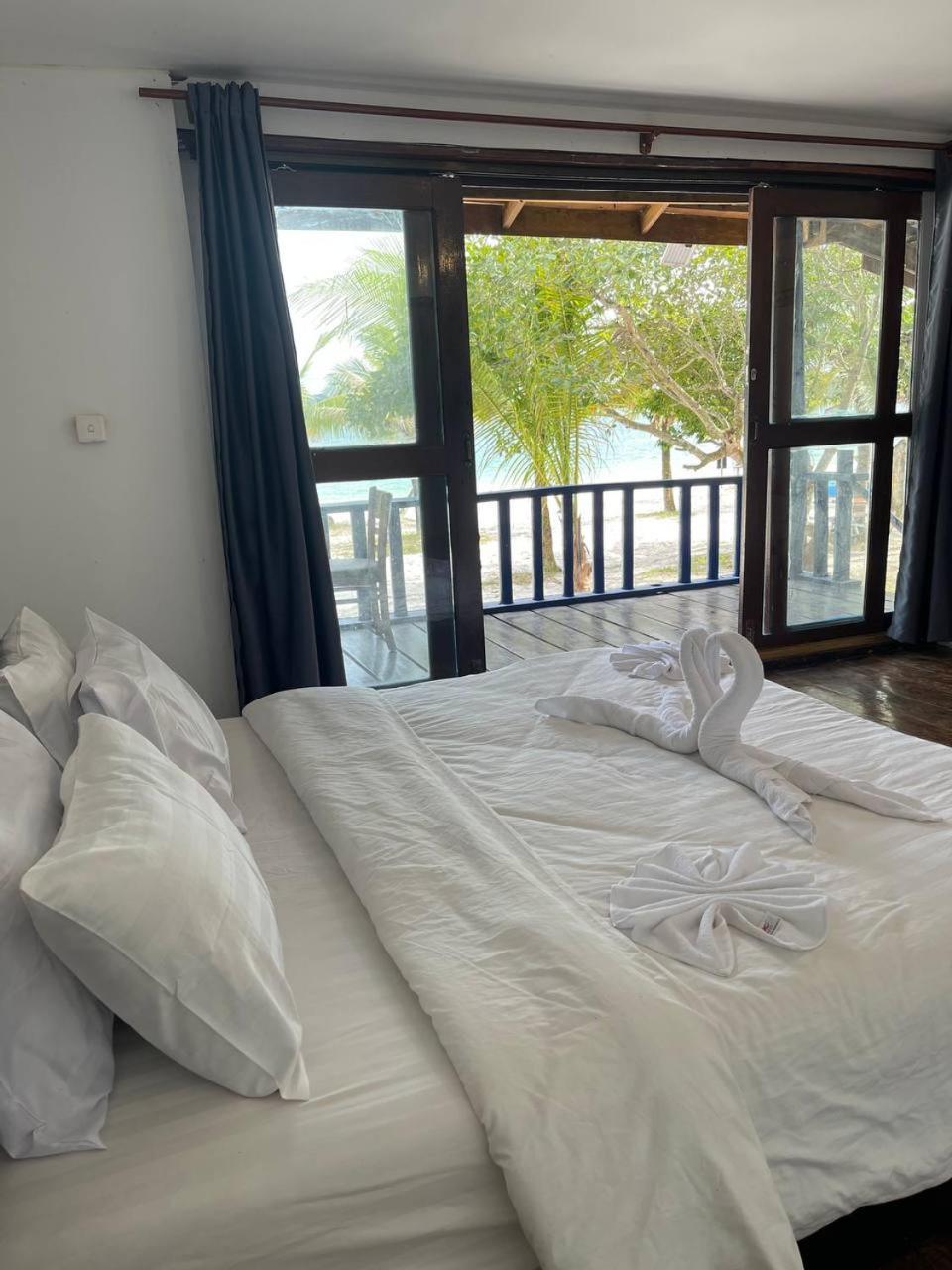 Koh Rong Beach Hostel And Bungalows Kaoh Touch Exterior foto