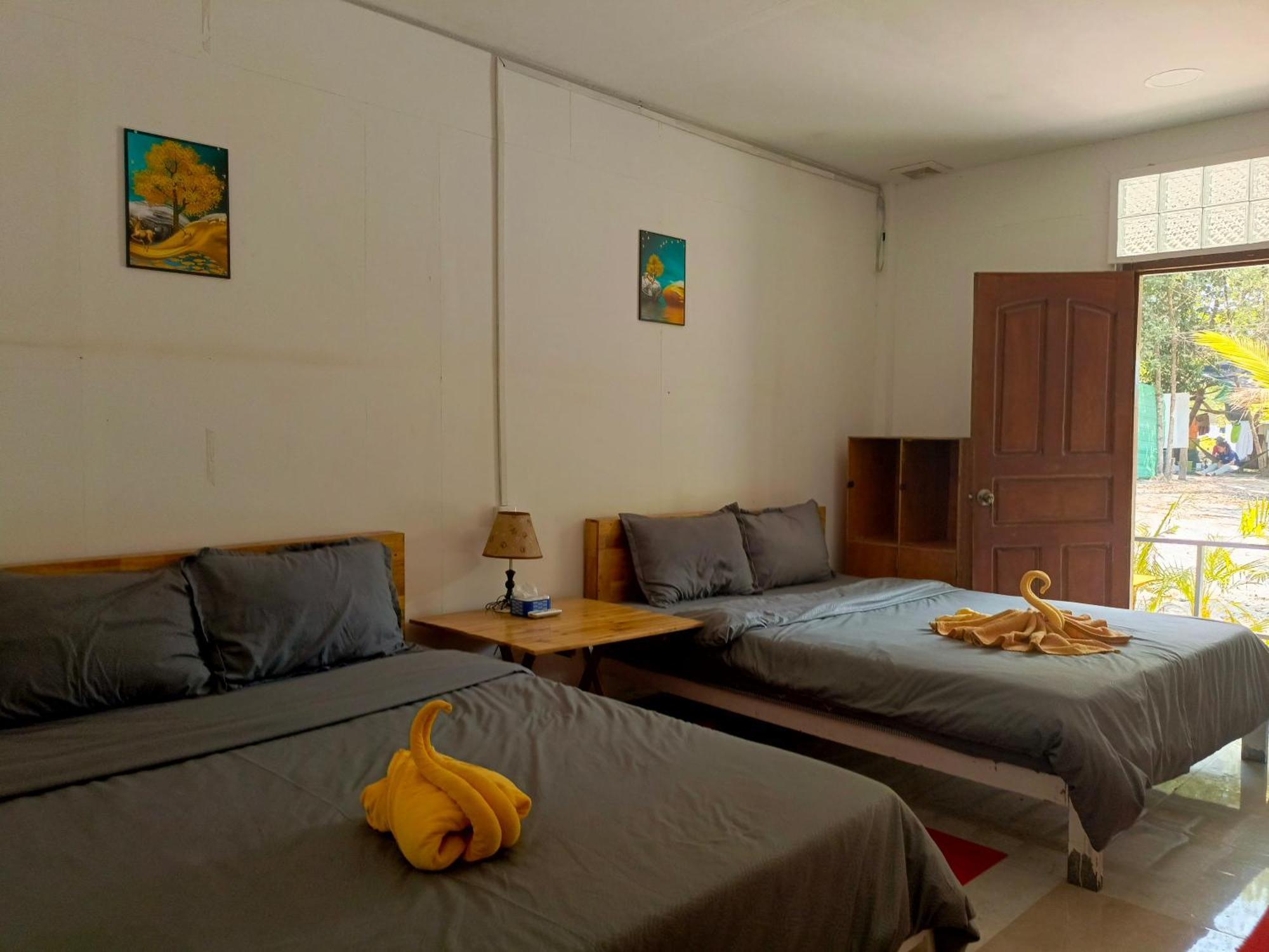Koh Rong Beach Hostel And Bungalows Kaoh Touch Exterior foto
